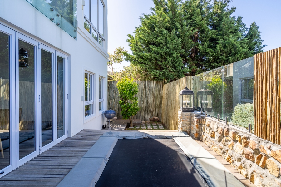 5 Bedroom Property for Sale in Simons Kloof Western Cape